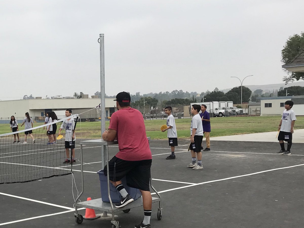 teletitan's tweet photo. Could the next Federer or Serena Wiliams be in our midst?! #PhysEdDreams #WeAreRUSD #Greatday4outdoors @RowlandSchools https://t.co/vRAvbs72h6