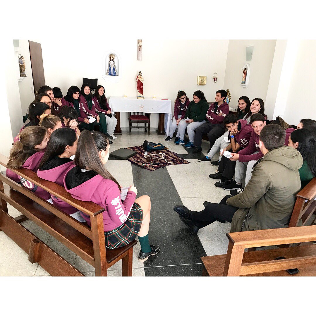 PastoralGamba's tweet photo. Hoy compartimos con los chicos de sexto que viajan el encuentro pastoral previo al NOA 🌵❤️ #3días https://t.co/FmAxrfCQKI