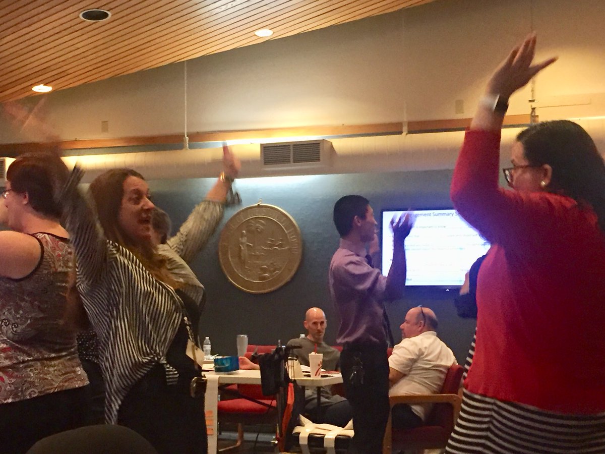 CMahaney123's tweet image. 🎉🎉Check out the enthusiasm and excitement at Presenters’ Academy! You know you wish you were here!! @mrroa @2014FloridaTOY #VCSLEARNS #VCSPRESENTS