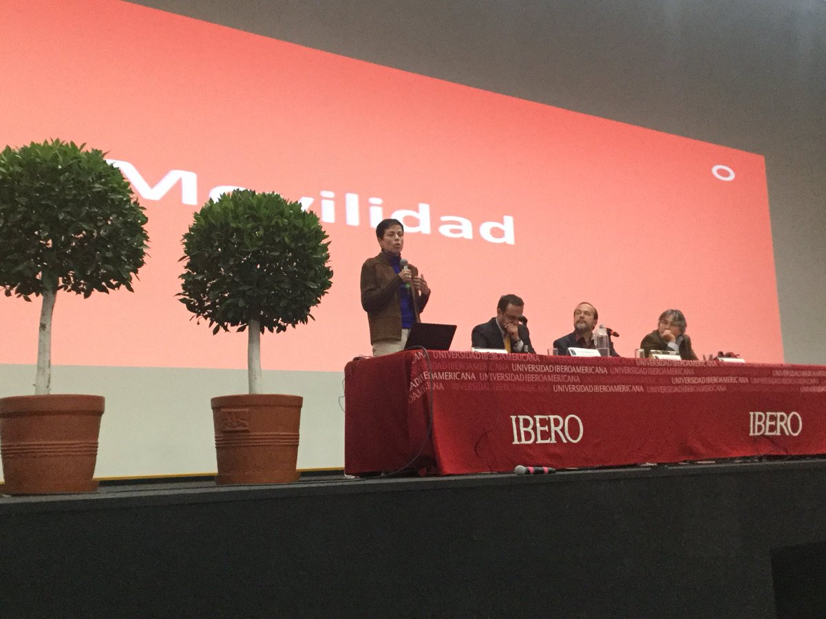 reflexion_uia's tweet photo. 9a. #EXPOARU: Estamos en la Mesa de Análisis “El nuevo gobierno frente a la pobreza: la herencia envenenada”, con @gracielateruel, Gonzalo Hernández, Secretario Ejecutivo de @coneval, y Víctor Manuel Brenes. Modera: José Ignacio Cuevas, en @IBERO_mx. https://t.co/9VpHF0VmqW