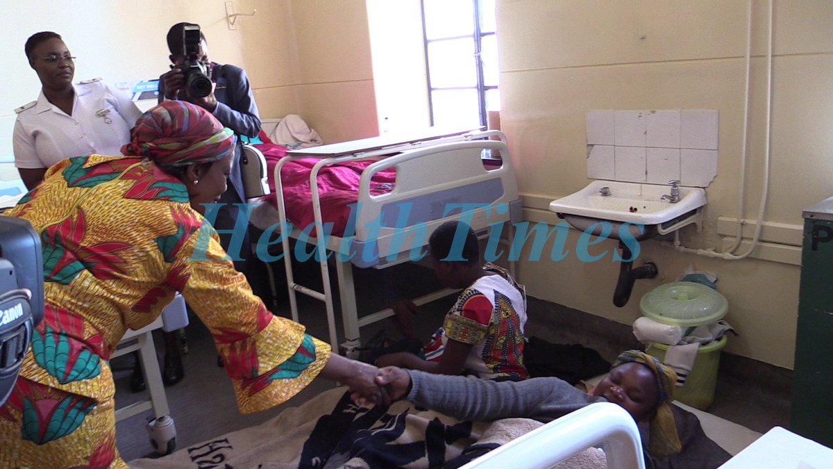 Harare Hospital Runs Out Of Maternity Space…Expecting Mothers Sleeping On Floors #Zimbabwe <a href="/MoHCCZim/">Ministry of HealthZW</a> <a href="/UNICEFZIMBABWE/">UNICEF ZIMBABWE</a> <a href="/CWGH1/">CWGH-Zimbabwe</a> <a href="/povozim/">Zim Locals</a> <a href="/UNFPA_Zimbabwe/">UNFPA Zimbabwe</a> <a href="/ZnfpcMatN/">ZIMBABWE NATIONAL FAMILY PLANNING COUNCIL</a> <a href="/hrecentralhosp/">Sally Mugabe Central Hospital</a> healthtimes.co.zw/2018/09/04/har…