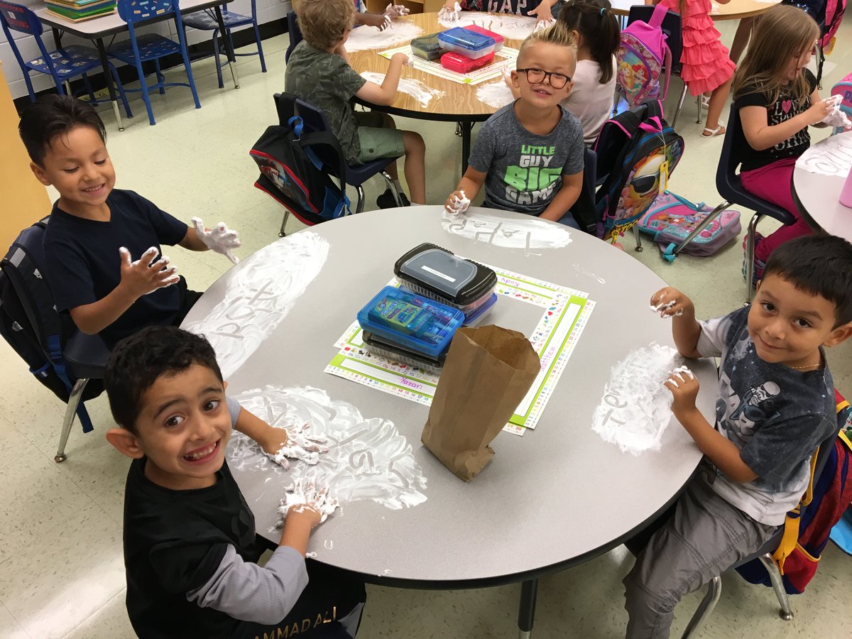 MrsPsKinders's tweet image. Check out our shaving cream name &amp;amp; sight word practice! We can spell, read, and we smell great all at the same time here @DornNPD117 ! #HFWords #KGfun