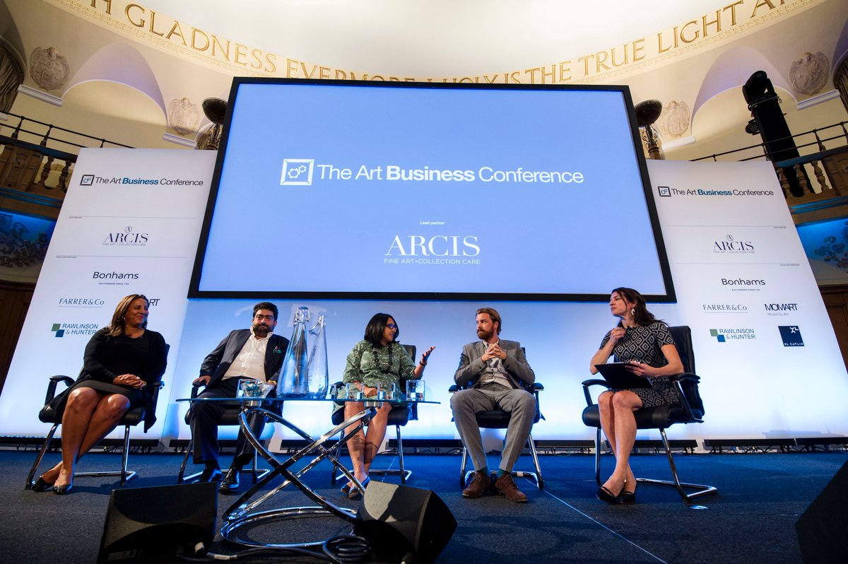 It has been an information packed afternoon culminating in the announcement of our Shanghai conference!
.
This afternoon, 400+ delegates have enjoyed sessions on the decorative arts sector, the challenges and opportunities facing museums, art market law and the evolving art fair.