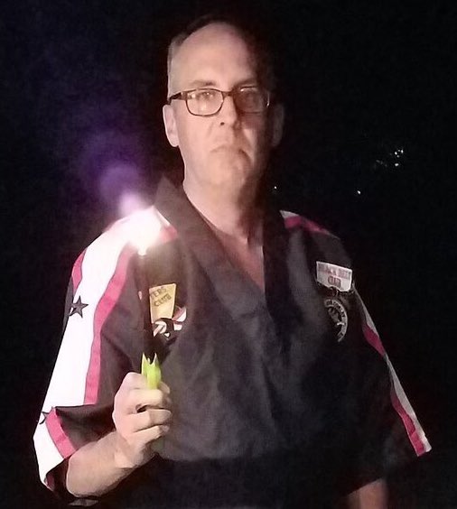 mattliptoncomic's tweet photo. BREAKING: Local man turns hollow gesture into a trip to the hospital. Thanks Obama! #NikeBoycott https://t.co/7ErswUPEOQ