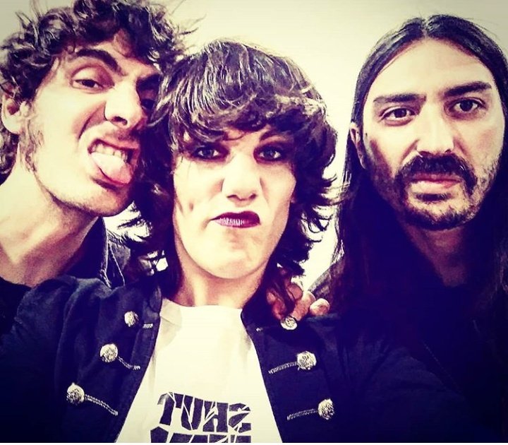 WE'RE BACK!!! #BETRAYERS!! Hay vida después del verano.  🤘
-SEPTIEMBRE- 
⚡14 - #ISLACRISTINA - AnfiRock Isla Cristina
⚡15 - #SAUBRIGES (#FRANCE) - Scène aux champs - La Mamisèle
⚡20 - #OVIEDO - Plaza de Feijoo (Free)
⚡21 - #MONZÓN (#Huesca) - Plaza Mayor (Free)