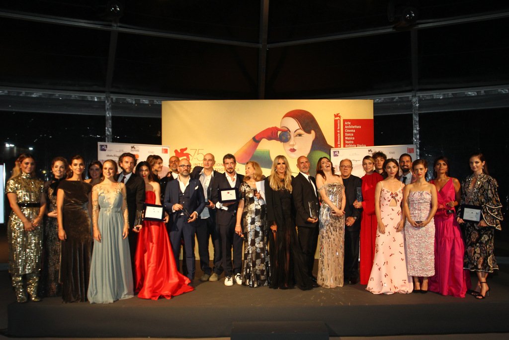 #VENEZIA75 : I VINCITORI DEL <a href="/PremioKineo/">Premio Kinéo</a> 2018 E LA PHOTOGALLERY DELLA PREMIAIZONE E DEL RED CARPET <a href="/biennalecinema/">Mostra del cinema</a>  spettacolomusicasport.com/2018/09/04/ven… …