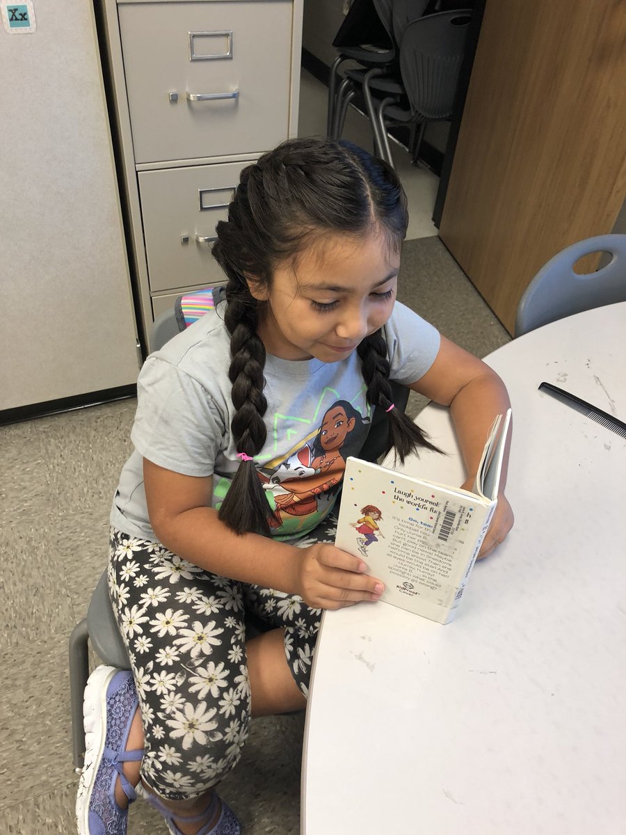 TiffanyGroce's tweet photo. Books and Braids day 1 is complete! It is such a sweet time to listen to kids from all grade levels read while we braid their hair. Thankful @TaliaDaniel2nd is doing this with me. 💕 @JCElem_RCS https://t.co/eHQQwV5Ppj