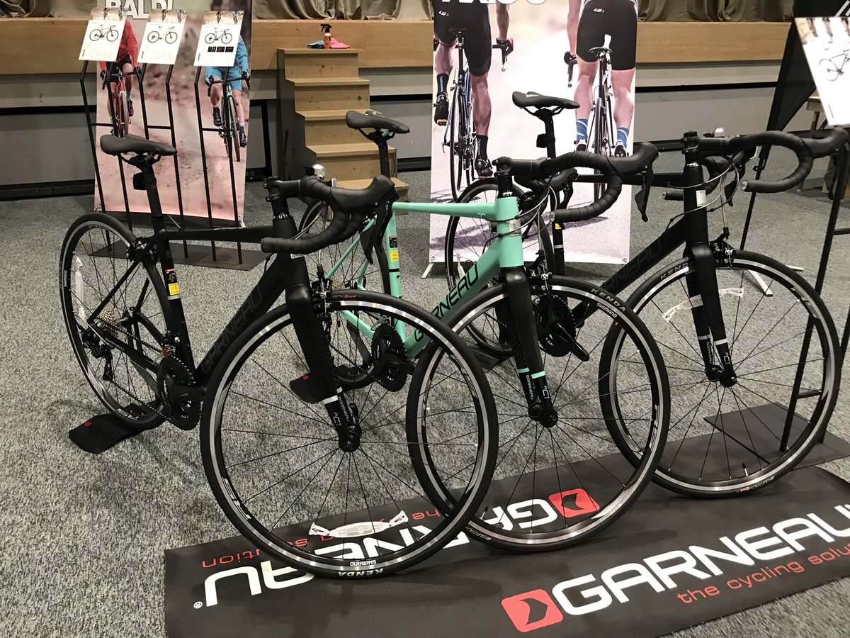 春の新作シューズ満載 GARNEAU AXIS C1 105 2020年式 lokx.lk