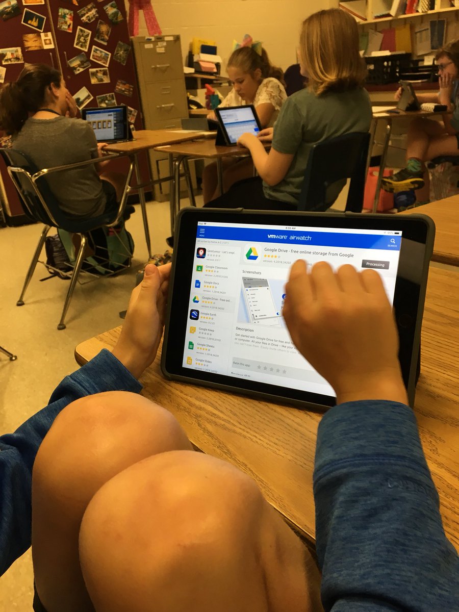sara_hanle's tweet image. Email and google apps today!
#LMSWild #LMSMissionLesson