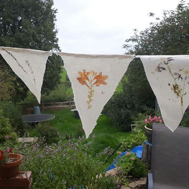 schoolswowalls's tweet photo. Hapazone bunting : one of the have a go activities on the schoolswithoutwalls Art Trail intothetreesfestival this year #artoutside #arttrail #letslearnoutside https://t.co/XKClYz1NpI https://t.co/7BLmHXicVM