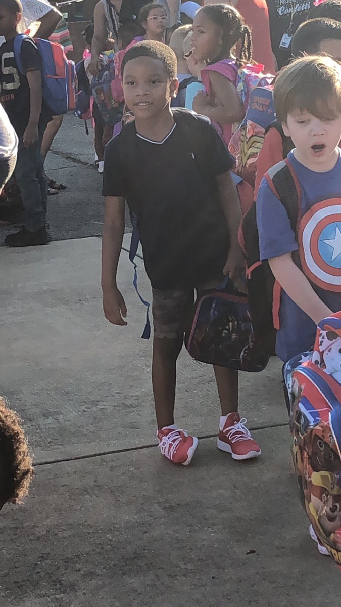 AsiaStarressa's tweet photo. #Fox5FirstDay #1stgrade https://t.co/OXyxVgymFR
