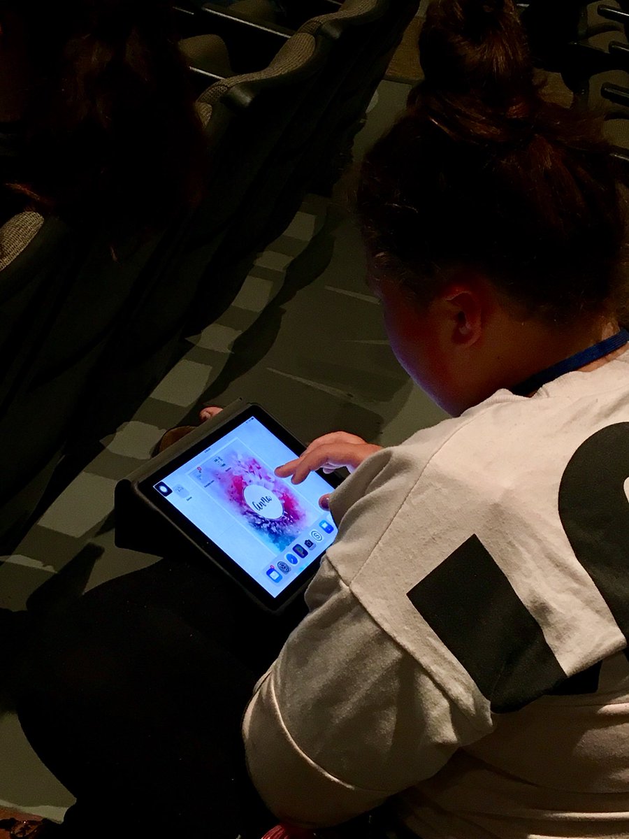 KeTribble's tweet image. #TribbleTribers exploring &amp;amp; collaborating on @LexingtonMiddle mission lesson on email etiquette &amp;amp; the google scavenger hunt! #LMSMissionLesson #LMSWild #Lex1empowers @iveyfhomer