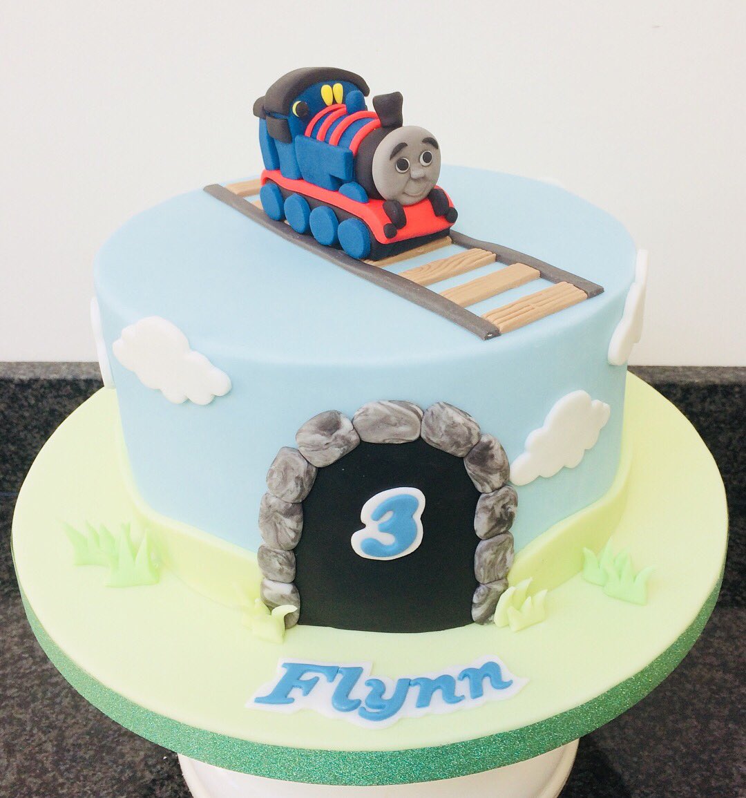 LocalCakeMaker's tweet image. Thomas the Tank for Flynn! 
#thomasthetankengine #cakes #thomasthetankcake #cakesdecoratingclasses #boyscakes #kidscakes