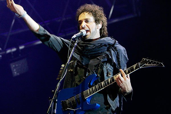 windrosepy's tweet image. "Cruza el amor, yo cruzaré los dedos" Puente. 4 años de tu partida maestro Gustavo Cerati #CeratiEterno