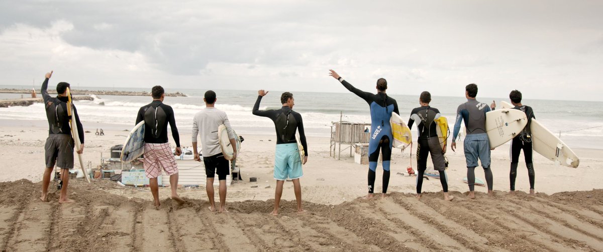 epdFilm's tweet photo. Gefährliche Brandung: In ihrer stark fotografierten Surferdoku #GazaSurfClub zeigen #PhilipGnadt und #MickeyYamine, wie junge #Palästinenser im #Gazastreifen dem Alltag trotzen. Morgen 23:25 Uhr im #WDR und schon jetzt in deren Mediathek: https://t.co/1zhUdxas9t https://t.co/tuqQ0HomR2