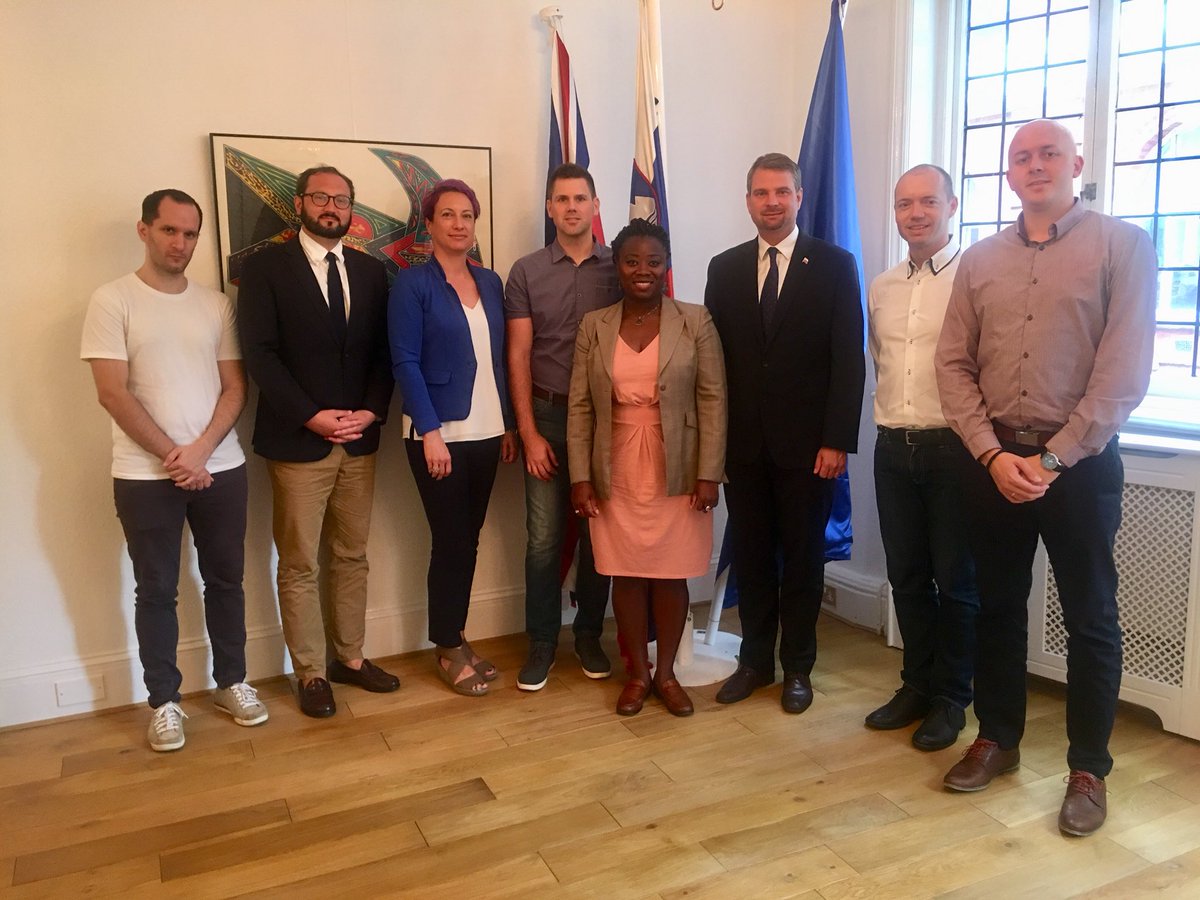 SLOinUK's tweet photo. Amb Rupel meeting three winners of #PODIMChallenge - @DSMeritve, @TeodoorLock & DVC Solutions during their visit in London, organized by @podimconference & @StartupMfactory. Discussing business opportunities on UK & Irish markets and Embassy's support in companies' activities https://t.co/j0r3z9QlOg