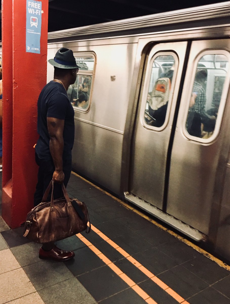 ChellaMarcella's tweet photo. #SubwayStyle NYC https://t.co/oo5smpZfMM
