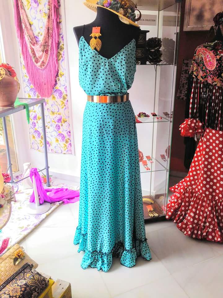 Ya estan disponible en tienda nuestros vestidos del desfile.