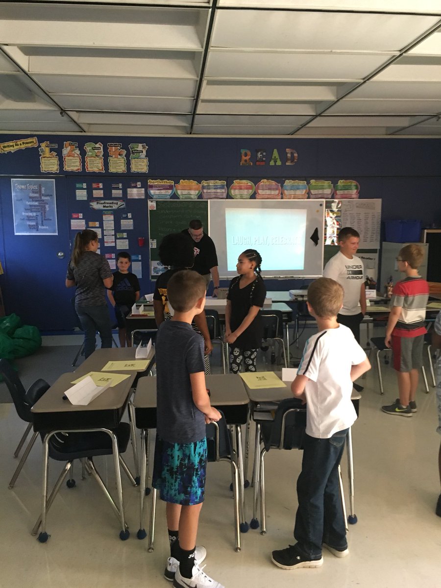 MrRecord21's tweet photo. No joke ... I just saw @DrBrianCook standing on the desk rocking out to ELA #MajorEnergy @PocomokeMiddle @WorcesterSystem #BestYearEver #WeAreWorcester2018 https://t.co/EH8M2nqd14