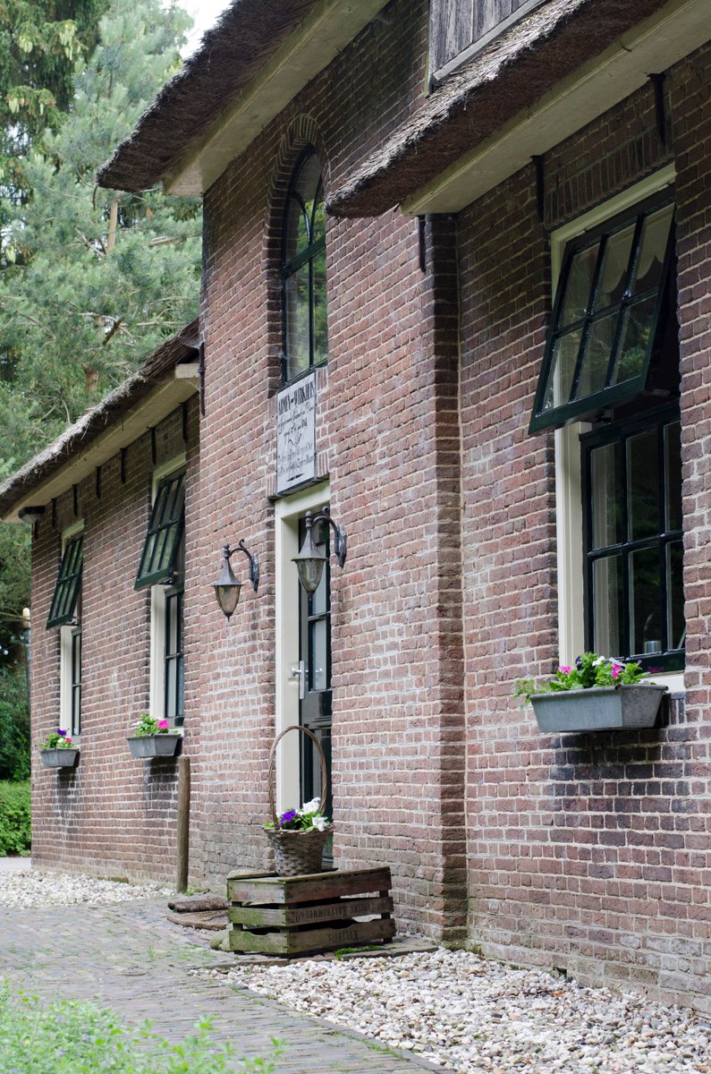 landhoteldiever's tweet photo. Zaterdag en zondag is het Open Monumentendag. Ook wij doen mee. We geven een rondleiding door het hotel én door ons nieuwe appartement, wat vroeger een Armenwerkhuis was. Komt u ook? #monument #diever #rondleiding https://t.co/QlgK1YUviU