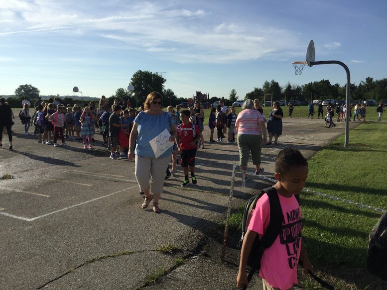 SomersEagles's tweet photo. First Day Horray! Somers students are here and ready to learn! #KUSDFirstday https://t.co/24bDtkCI4i