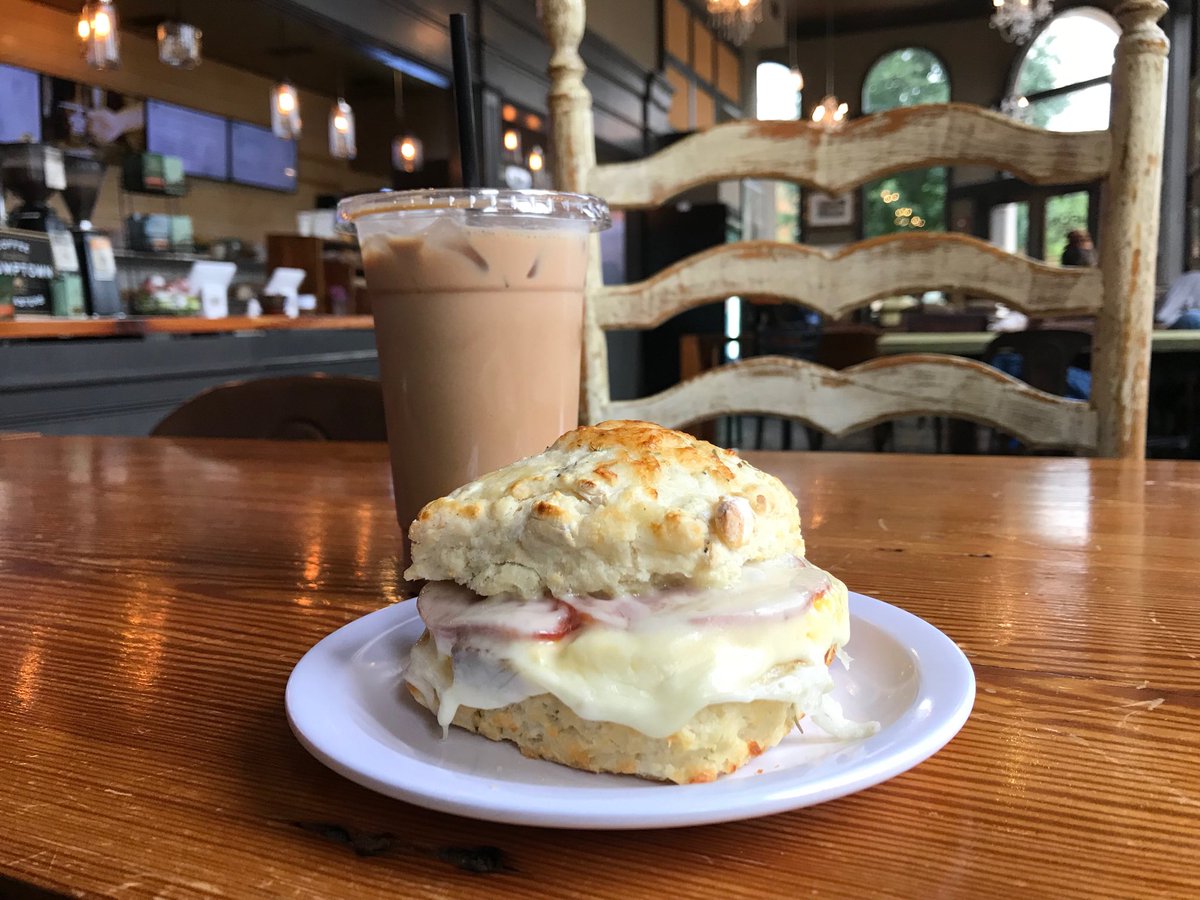 jepegdesign's tweet image. My custom breakfast sandwich and Crazy Irishman ⁦@IronBankCoffee⁩ #Columbus #CreativeSouth #CreativeByDesign