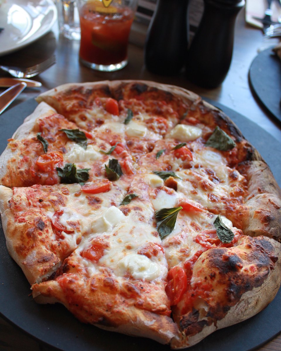 TheGrizzlyPaw's tweet photo. For the month of #September stop by #Tank310 (located on the third floor of our brewery) and enjoy one of our delicious pizzas with a pint of your choice for $20 every #Thursday

#tank310_ #yyceats #tanktotable https://t.co/wD277jWRpj