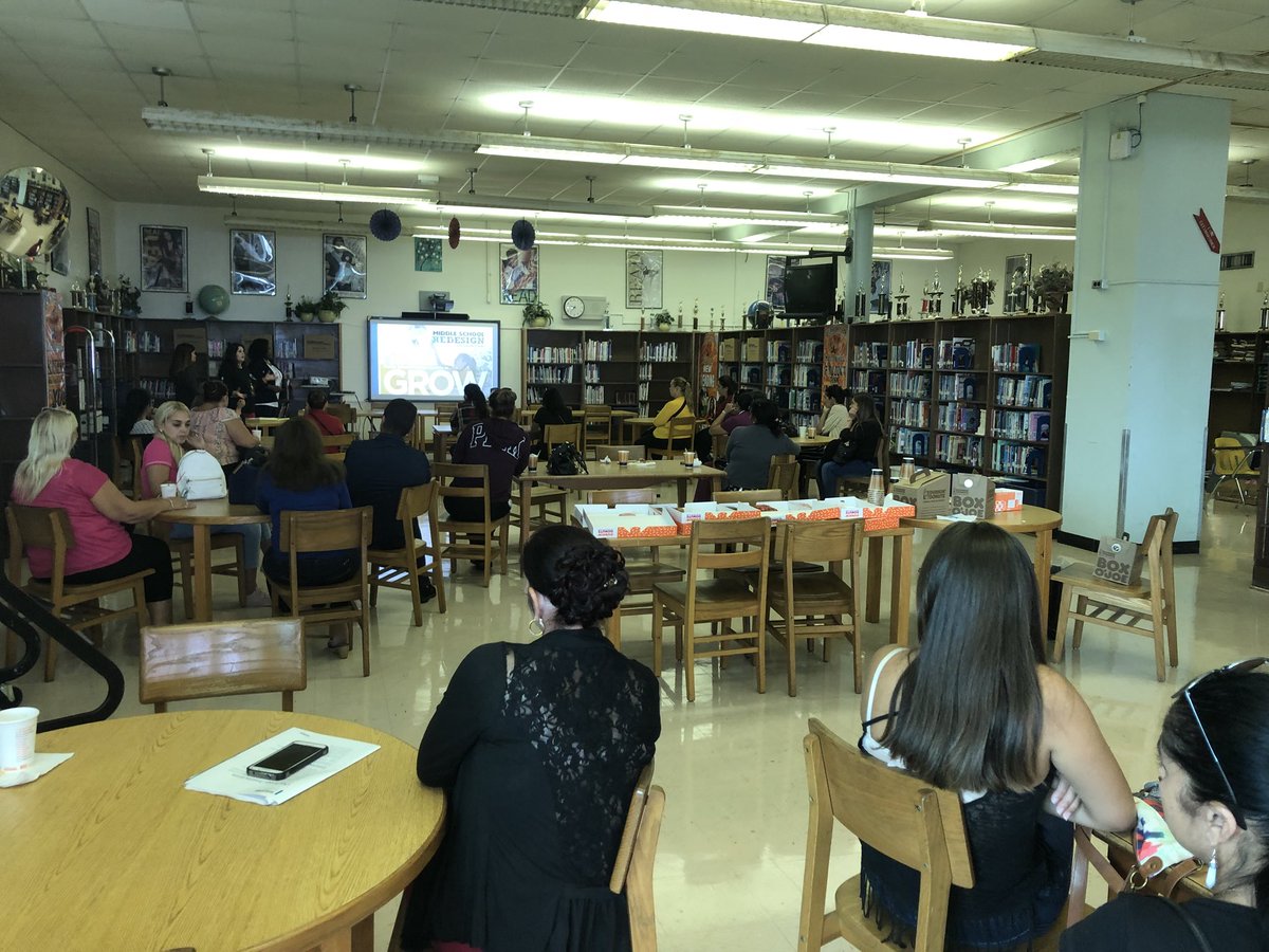 DrIliaMolina's tweet photo. @HenryFilerMS & @MDCPS_MSR conduct #parentorientations to present the awesome things happening at the MSR Pilot school. We are all in it together! #FilerFamily #FilerTransforms #GrowEmpowerEngage https://t.co/Dt61d2Ij2n