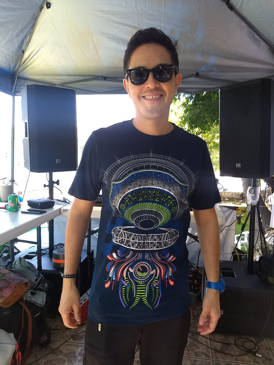LarvaClothing's tweet photo. Larva con DJ Tini Tun en #VIPSessions en Teques Club, Tequesquitengo, Morelos., Septiembre 2,2018. Visita: https://t.co/TVXZWP4BES #LarvaDJs @tinitun1 #tshirtdesign #tshirt #playera #modahombre #modamasculina #larvaclothing #dj #ElectronicMusic #shoponline #TiendaOnLine https://t.co/jR5lJIZyfS