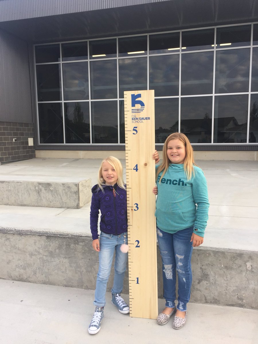 HaileyGale08's tweet photo. Back to school! #DKSfirstdayofschool https://t.co/dEPGm0zvcz