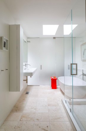BoffiGeorgetown's tweet photo. Our range of brushed stainless-steel Wings taps ft a horizontal plate w/ integrated handle & linear spout. Shown here in a recent Boffi Georgetown bathroom remodel. Angie Seckinger photography. https://t.co/KUCWlmptiF #boffigeorgetown #boffi #designinspiration #boffidesign #bath https://t.co/Cp0aDnvu5Q