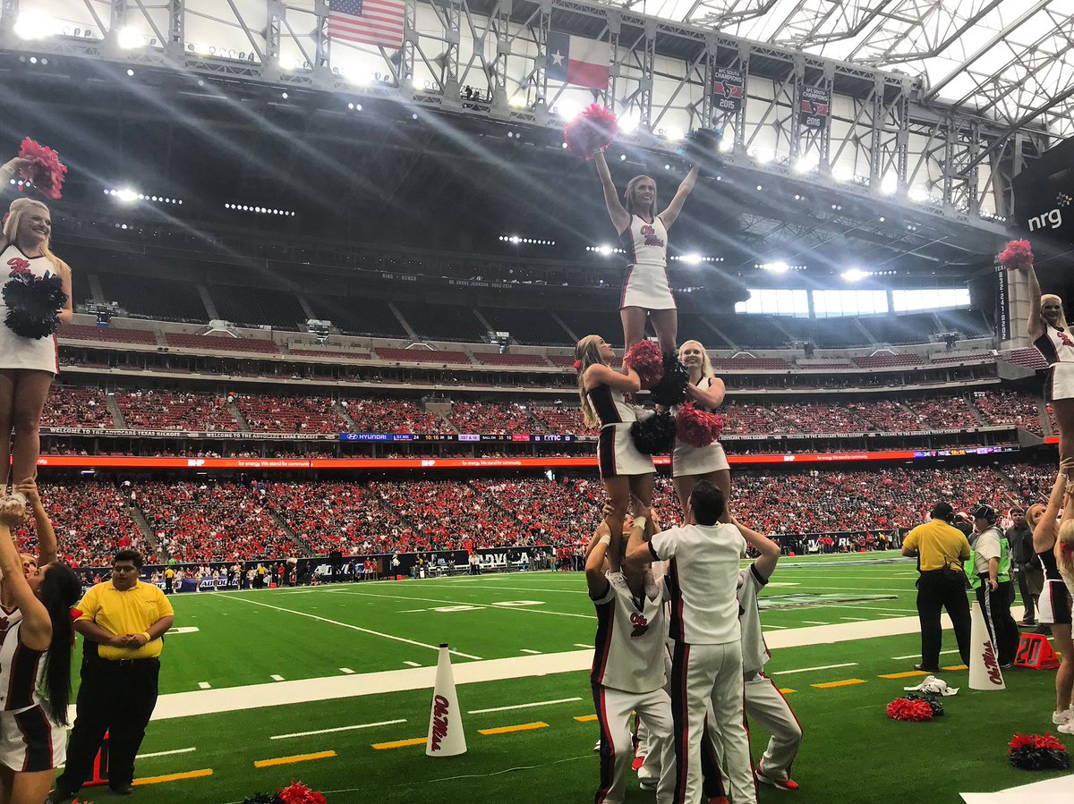 LIKE if you’ll be at our first home game this weekend! RT if you’ll be at clinic! HOTTY TODDY!