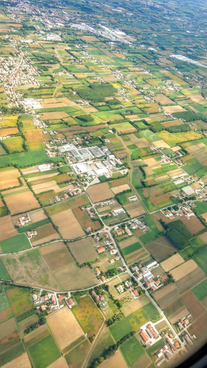 Over Treviso, Italy 
#aerialphotography #summer2018 #august2018 #travel 
#Sony #DSCRX100 
Good Evening To All !!