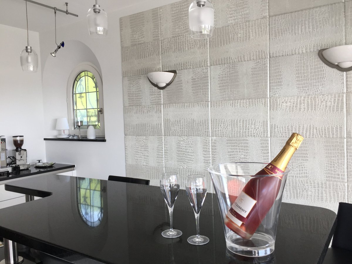 LapelleDesign's tweet photo. Private house bar with Ninfa collection😍 https://t.co/HtfGf8qnhv