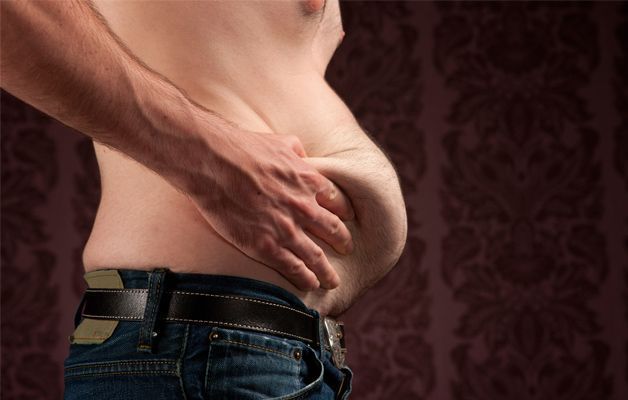 MensHealthUK's tweet image. What's more effective for weightloss: low-fat or low-carb diets? bit.ly/2LQwf0B