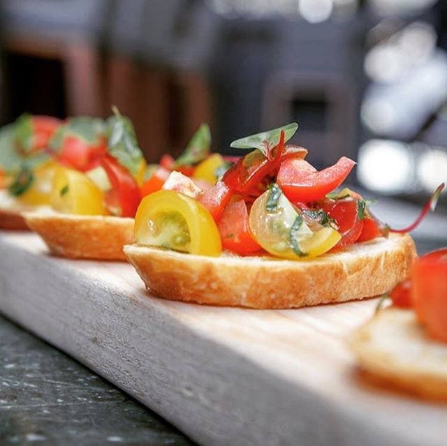 Happy long weekend. #intentionallyliving #houseandhome #madewell #livesimply #alfresco #bowyerandtoulson