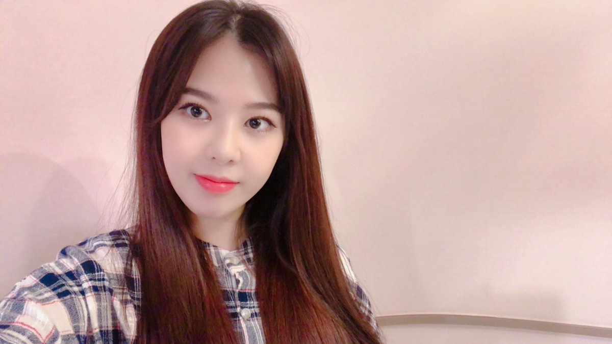 Kimdohee__'s tweet photo. 사진 늦게 올려서 미안해잉🧜🏻‍♀️🧡 잘자요💤💤💤 https://t.co/TBRjJvbUTm