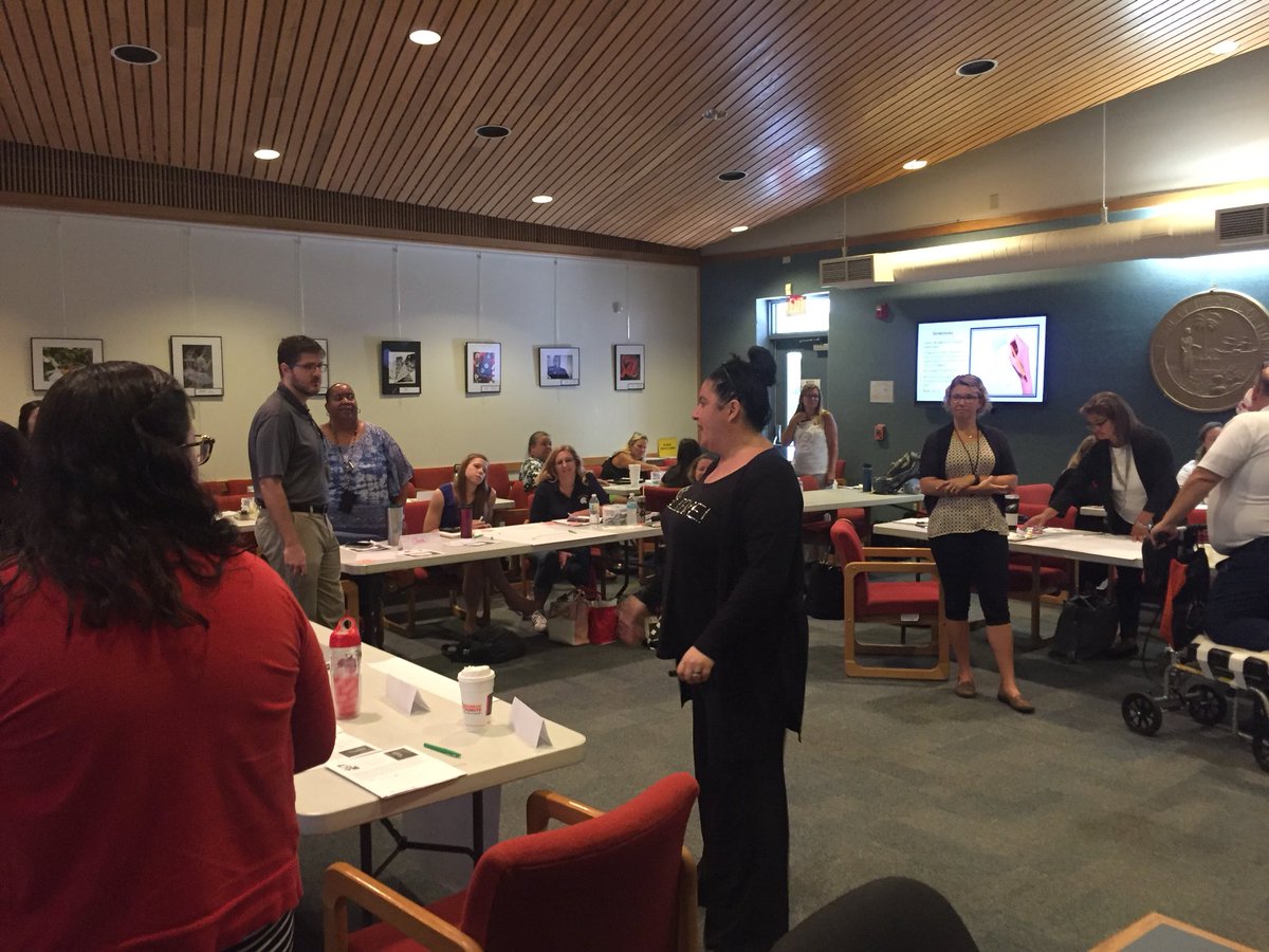 CMahaney123's tweet image. Thank you @2014FloridaTOY for your  message and energy at Presenters’ Academy this morning! We learn from you every time you come to VCS!  @mrroa #VCSLEARNS #VCSPRESENTS