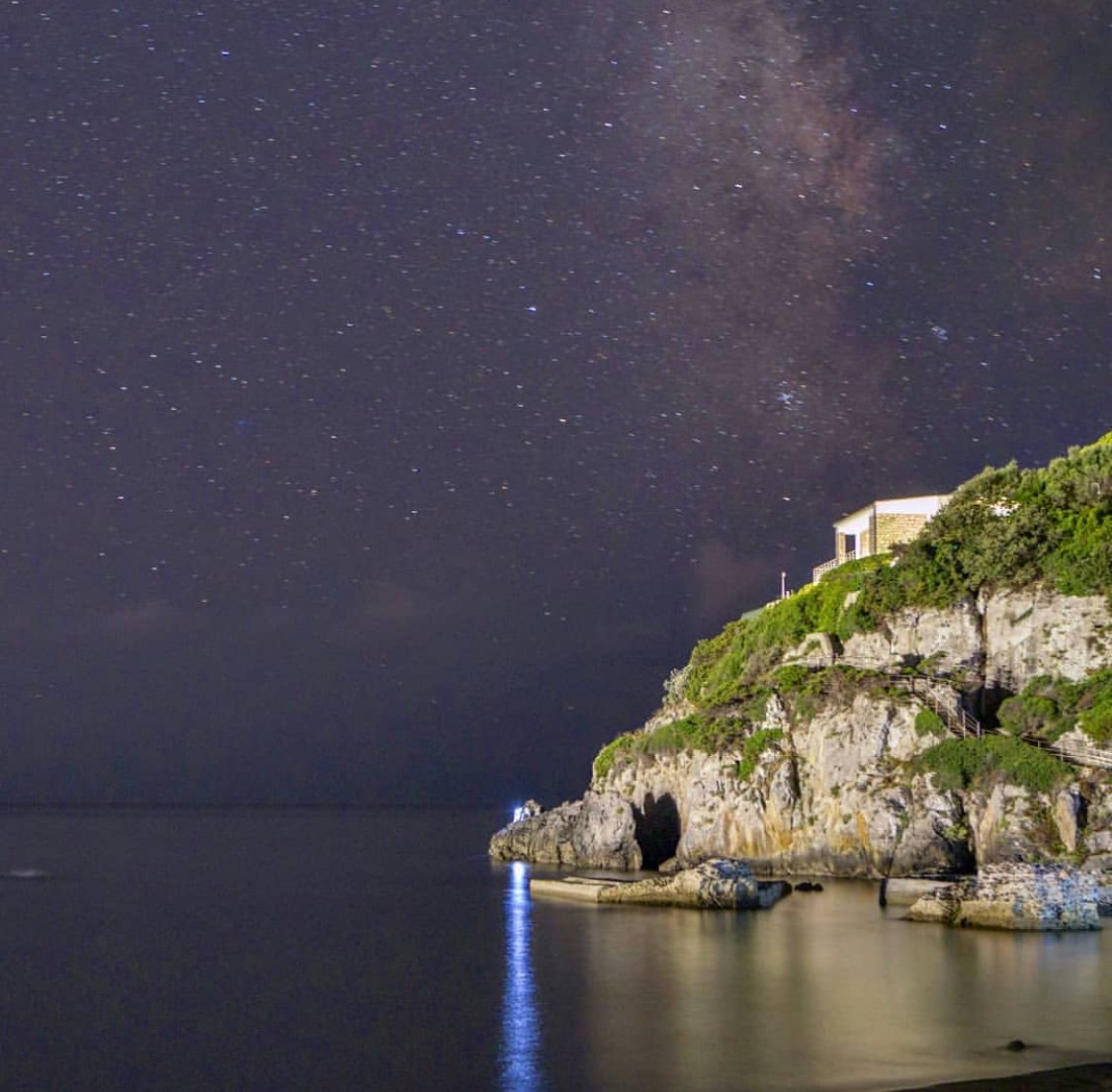 MyVacationHist's tweet photo. Check out this beautiful sight! Not only are the stars shining bright, but there’s a beautiful beacon as well! 📸 @marcoccoli

#wanderlust #beautiful #beacon #stars #astronomy #wander #tagus #travel #travelbucketlist #myvacationhistory https://t.co/F6VyD0BvUn