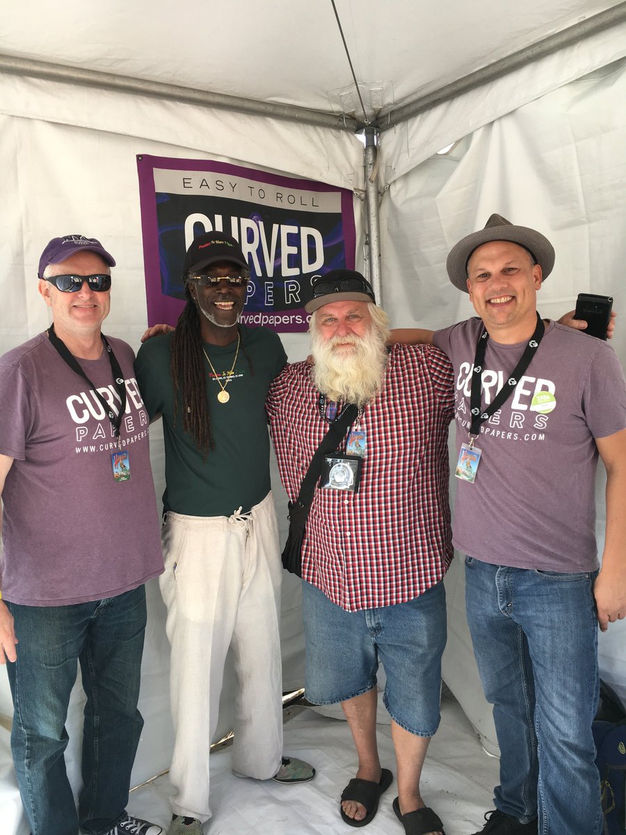 MJHeadlineNews's tweet photo. Share your #MJNews With +300,000 #Cannabis industry influencers!  Email us: info@mjba.net @MJBAnet @MJHeadlineNews @MarijuanaB2B  @MJChannelOne @CurvedPapers #JakeTheProfessor @LuckyFarmerTom https://t.co/14aRI8CQ23