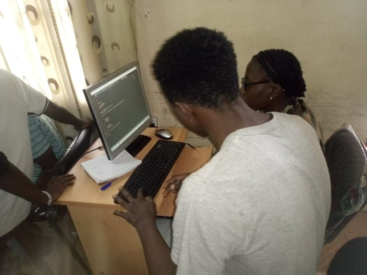 knowIT_official's tweet photo. Day 6 at #KnowITBootCamp
It started with @hola_mide teaching #css flexbox.. Awesome experience learning to build a personal portfolio webpage..
@ahmedmolawale introduced them to #javascript 🔥using basic #javascript functions - alert, prompt, confirm;
Learning is fun 🔥 https://t.co/55i6mygASf