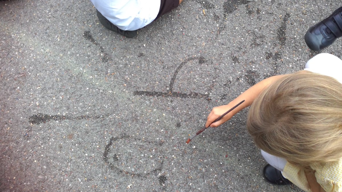 olsyear1's tweet photo. Can you guess what @olsyear1 have been up to today in #olsliteracy ? https://t.co/8SpitWje69