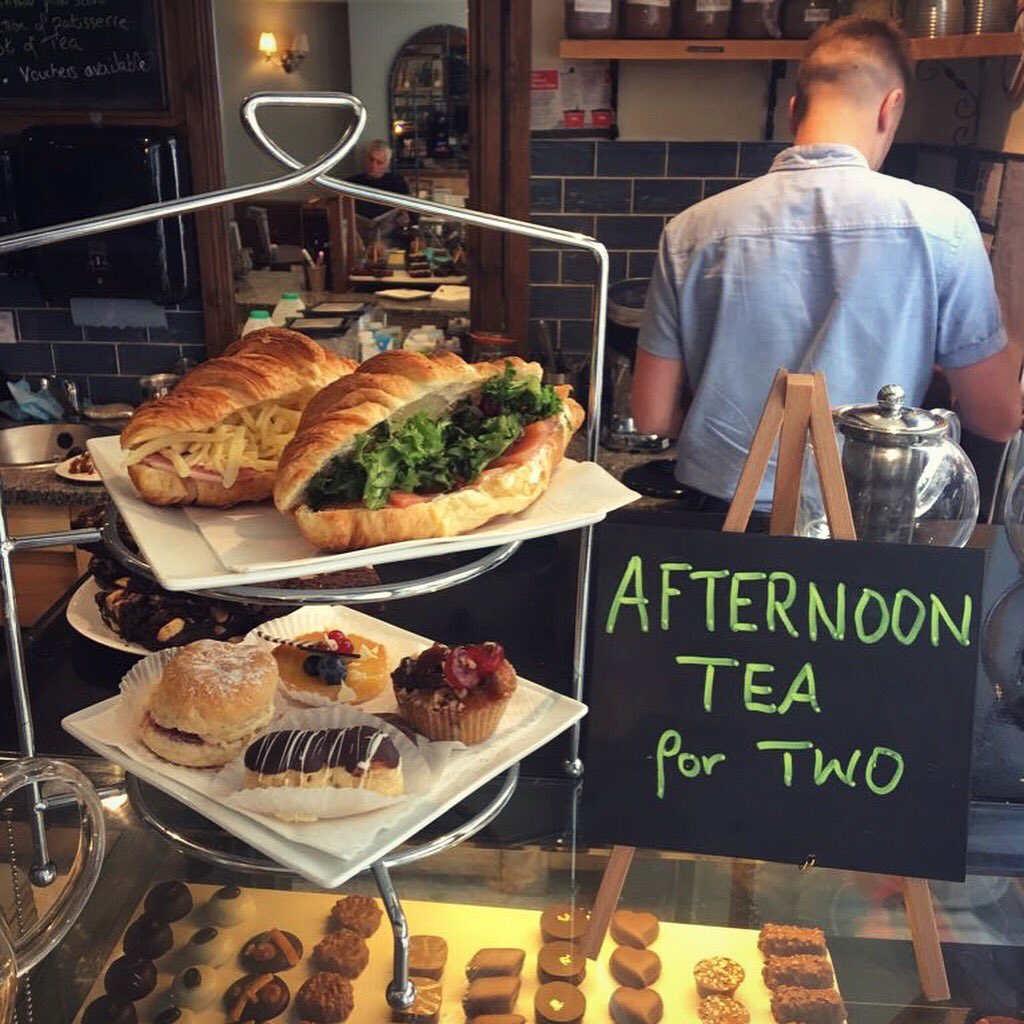 CafeAuChocUK's tweet photo. 🌟 N E W 🌟
This Autumn, we are delighted to introduce our Afternoon Tea for two. Freshly filled savoury croissants, traditionally filled scones, a selection of treats from our patisserie and a pot of tea ☕️ 

#STAMFORDuk #teafortwo #afternoontea https://t.co/agtqZfT4n9