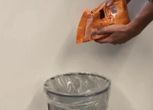 CoreyPTownsend's tweet image. The proper way to eat candy corn