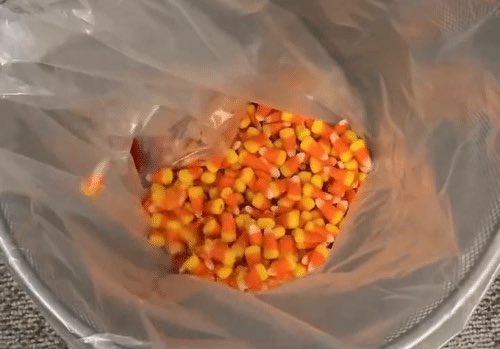 CoreyPTownsend's tweet image. The proper way to eat candy corn