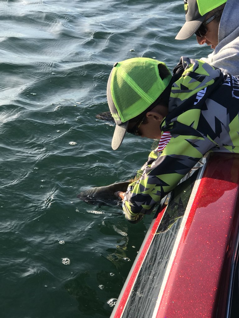 CalebHFishing's tweet photo. The past couple of days I was able to fish in Thousand Islands with my dad and my Uncle Pat.  I went up to catch Monster Smallies and practice drop-shotting.  I was able to catch a couple nice ones and on my last cast I caught a 5lb’r. https://t.co/3pdkLU3i82