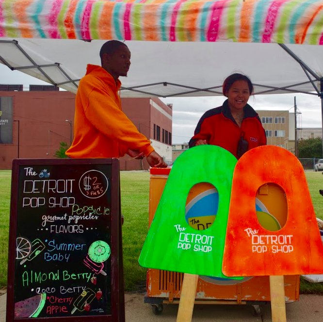 DetroitPopShop's tweet photo. Come get a popsicle at the Wayne State Farmers Market tomorrow!!  #detroitfoodacademy #dfa #youthleadership #youthinthekitchen #youthinbusiness #detroit #popshop #wsu https://t.co/9sW7ys2IVx