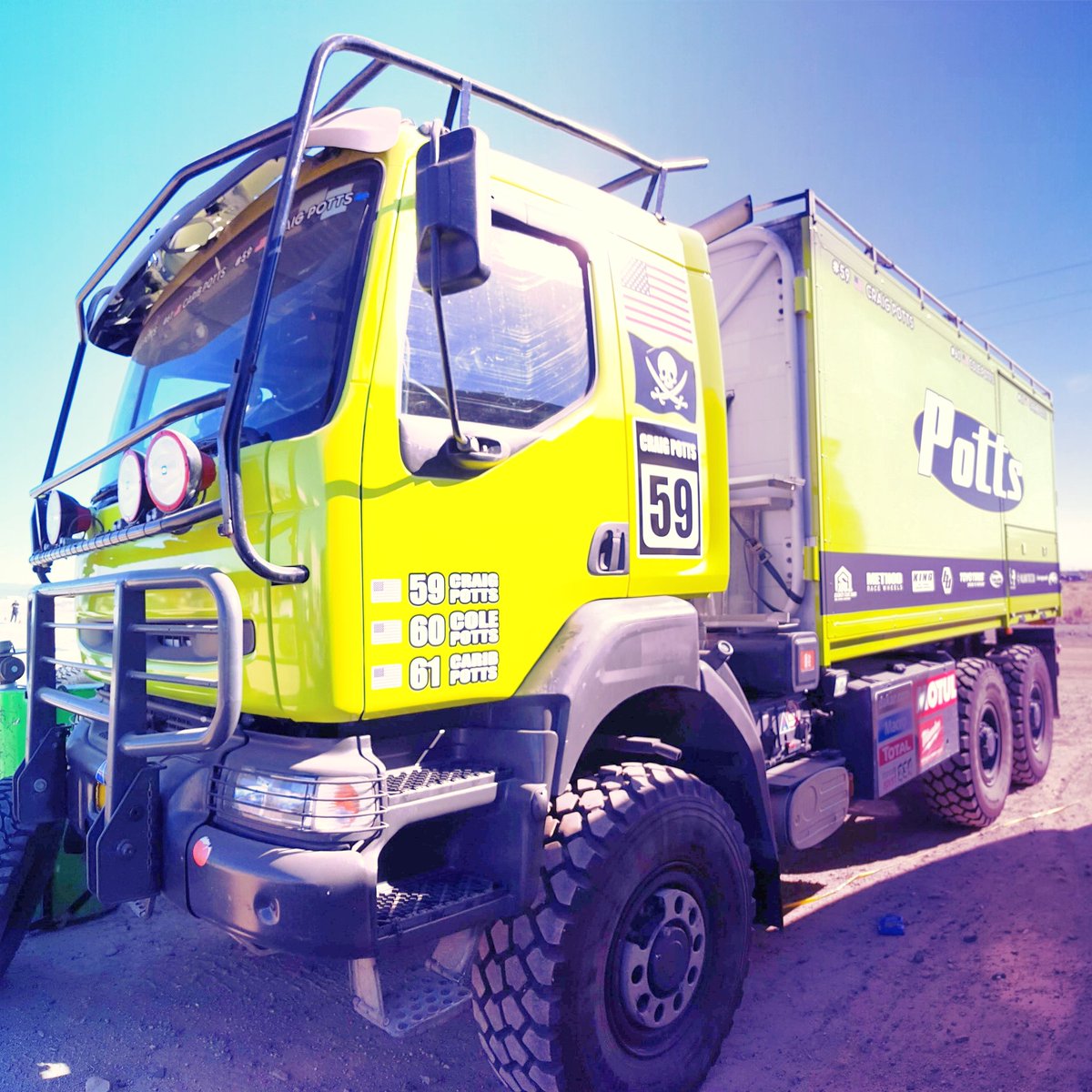 randomroger's tweet image. #dosomethingcreative everyday this one is from the #parker425 offroad race