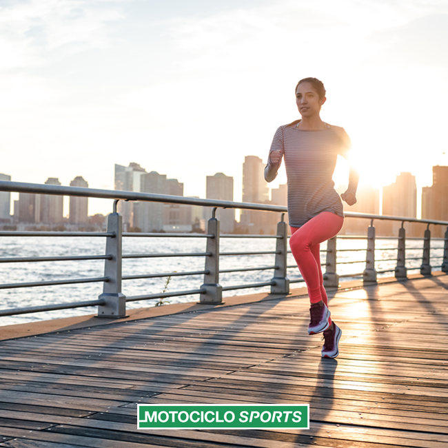 motociclosports's tweet image. #TipsRunning ¿Estás por comenzar a realizar actividad física? ¿Aún no te decides si empezar a caminar o a correr? Te invitamos a leer un interesante artículo sobre este tema: bit.ly/2MJ05JA.