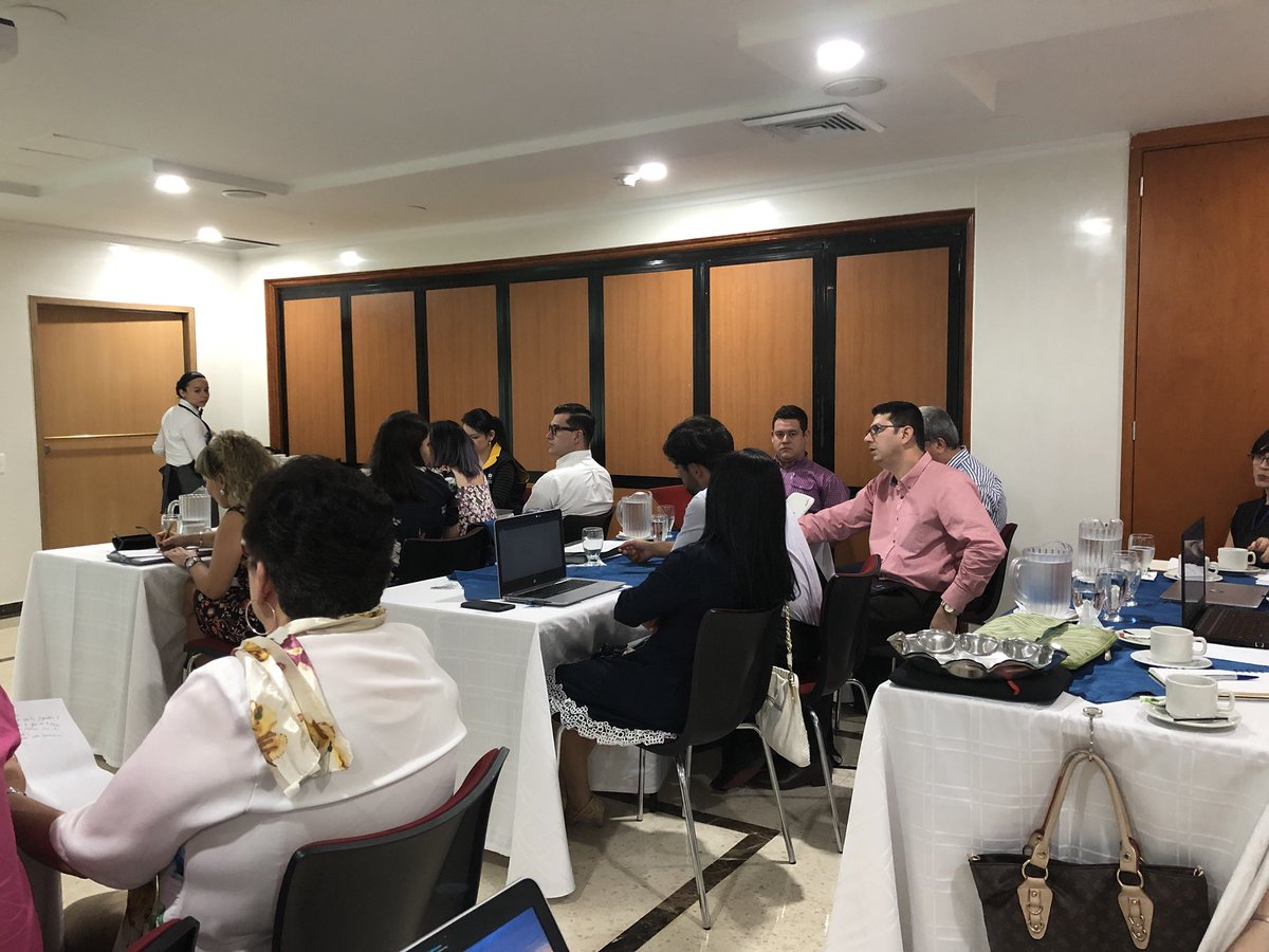 CaroCalleUNAD's tweet photo. Desde la Cuidad Bonita, continuamos  con el trabajo de consolidación del Plan de Acción de la Zona Centro Oriente @UniversidadUNAD 

#ModoRP https://t.co/qbyNJLG7hw